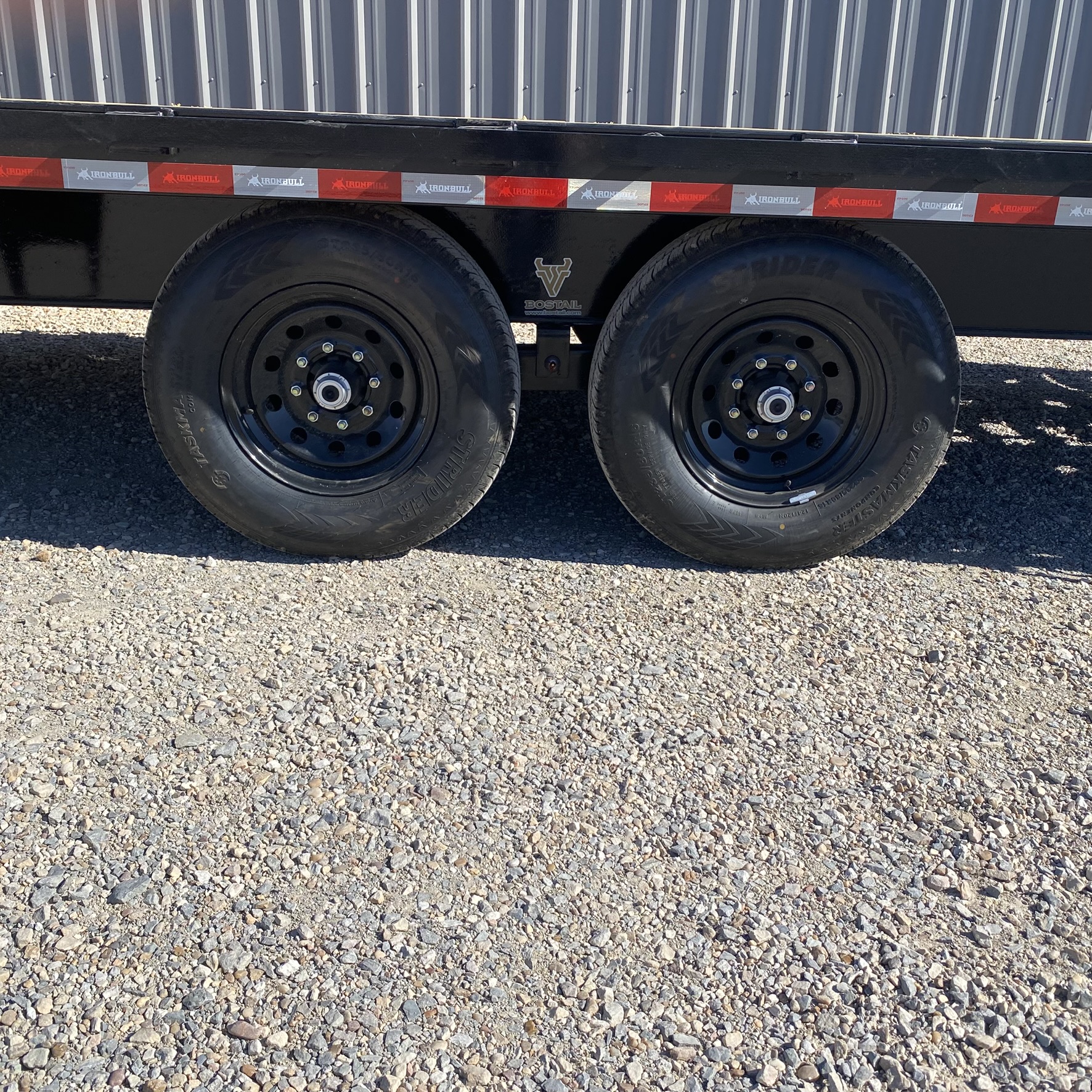 2026 Iron Bull Trailers 102”x30’ Gooseneck Flatbed Trailer w/ Rampage Ramps Trailer