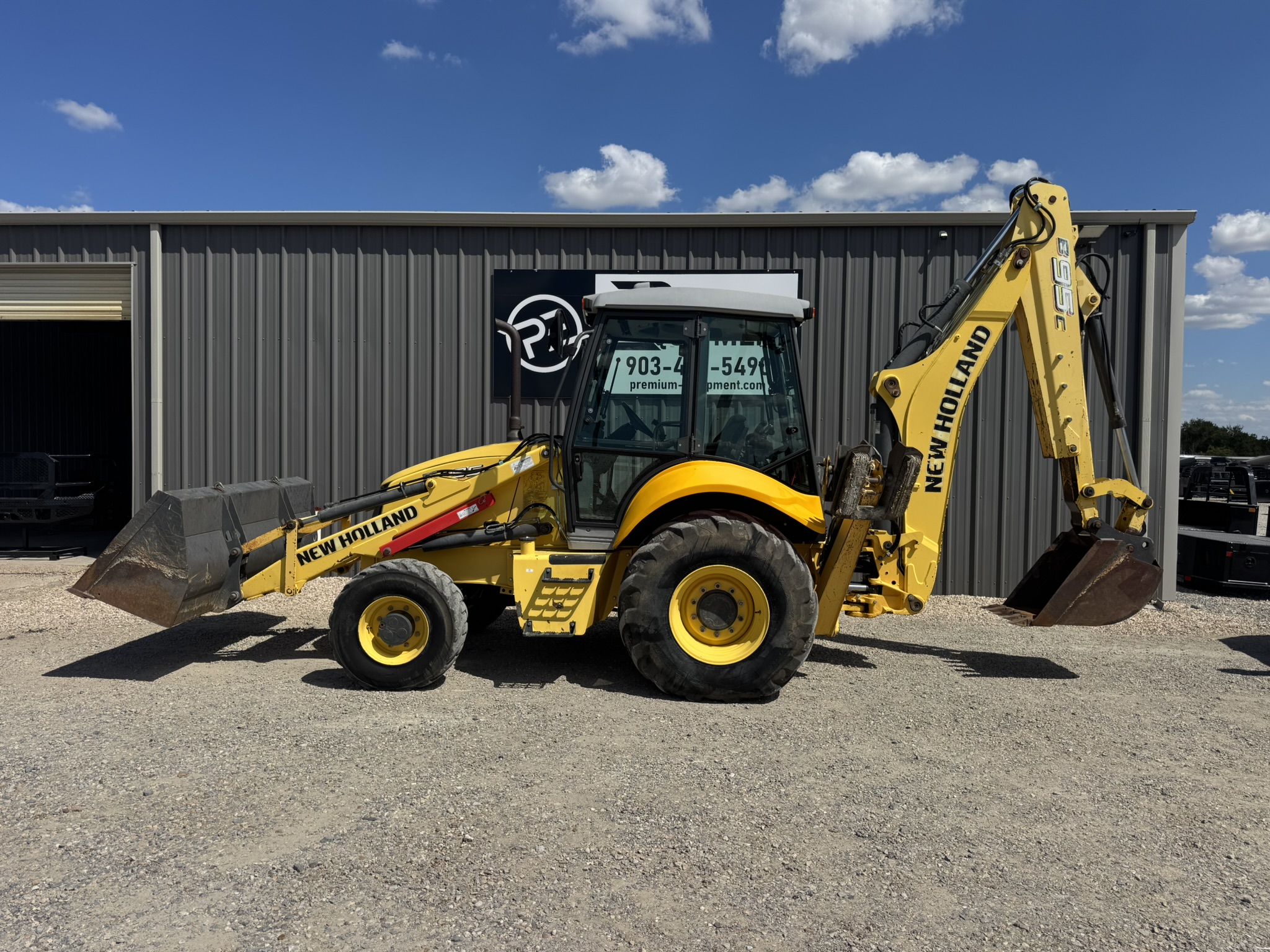 2013 New Holland B95C Backhoe Farm/Ranch & Equipment
