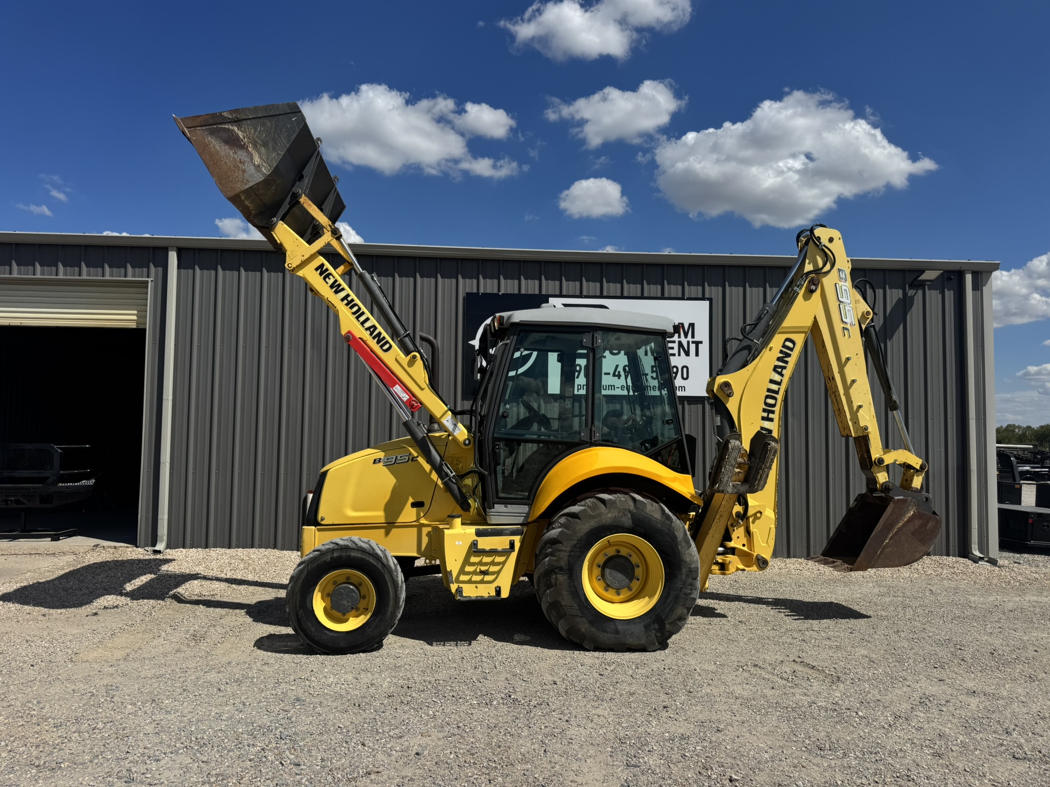 2013 New Holland B95C Backhoe Farm/Ranch & Equipment