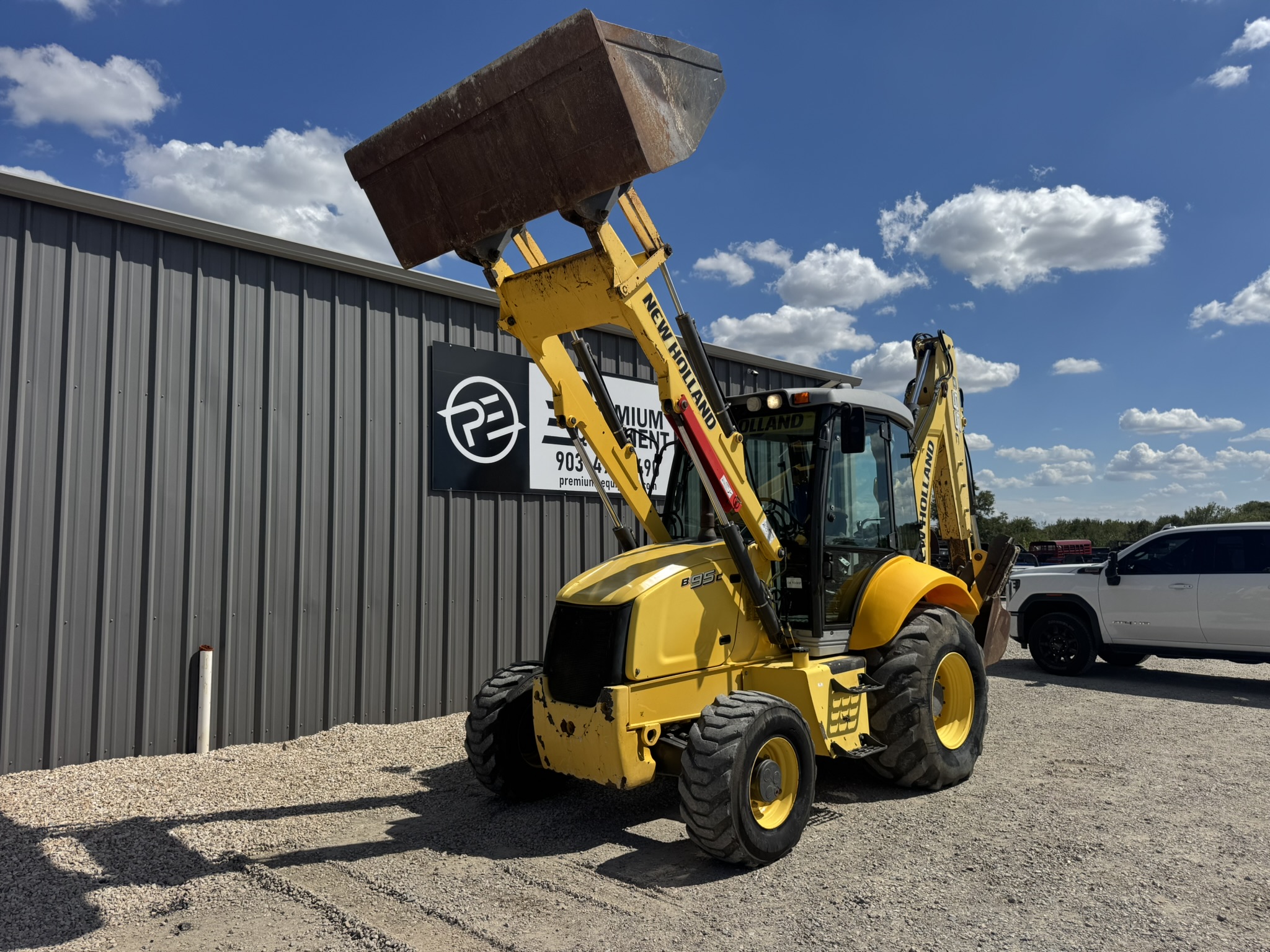 2013 New Holland B95C Backhoe Farm/Ranch & Equipment