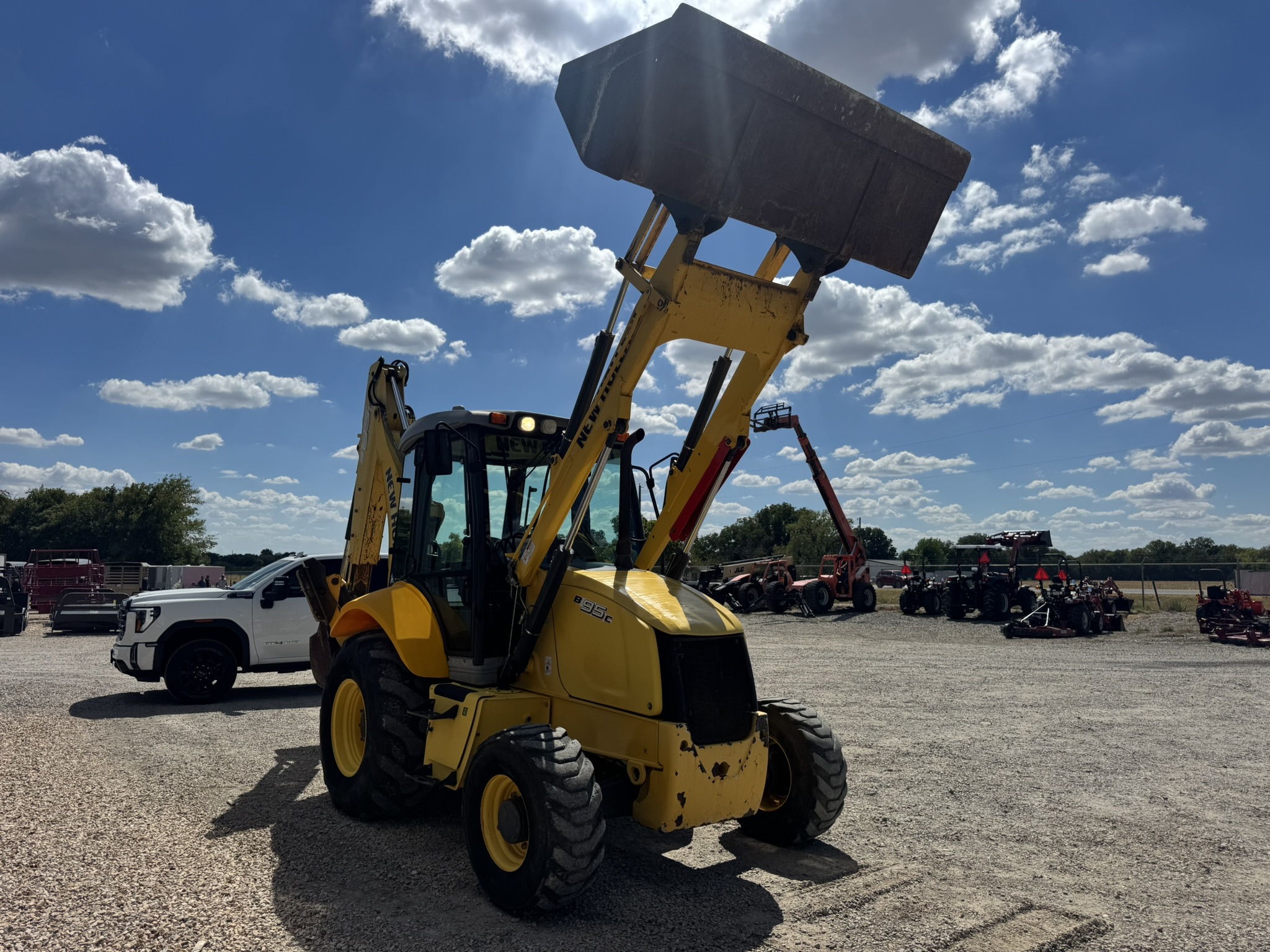 2013 New Holland B95C Backhoe Farm/Ranch & Equipment