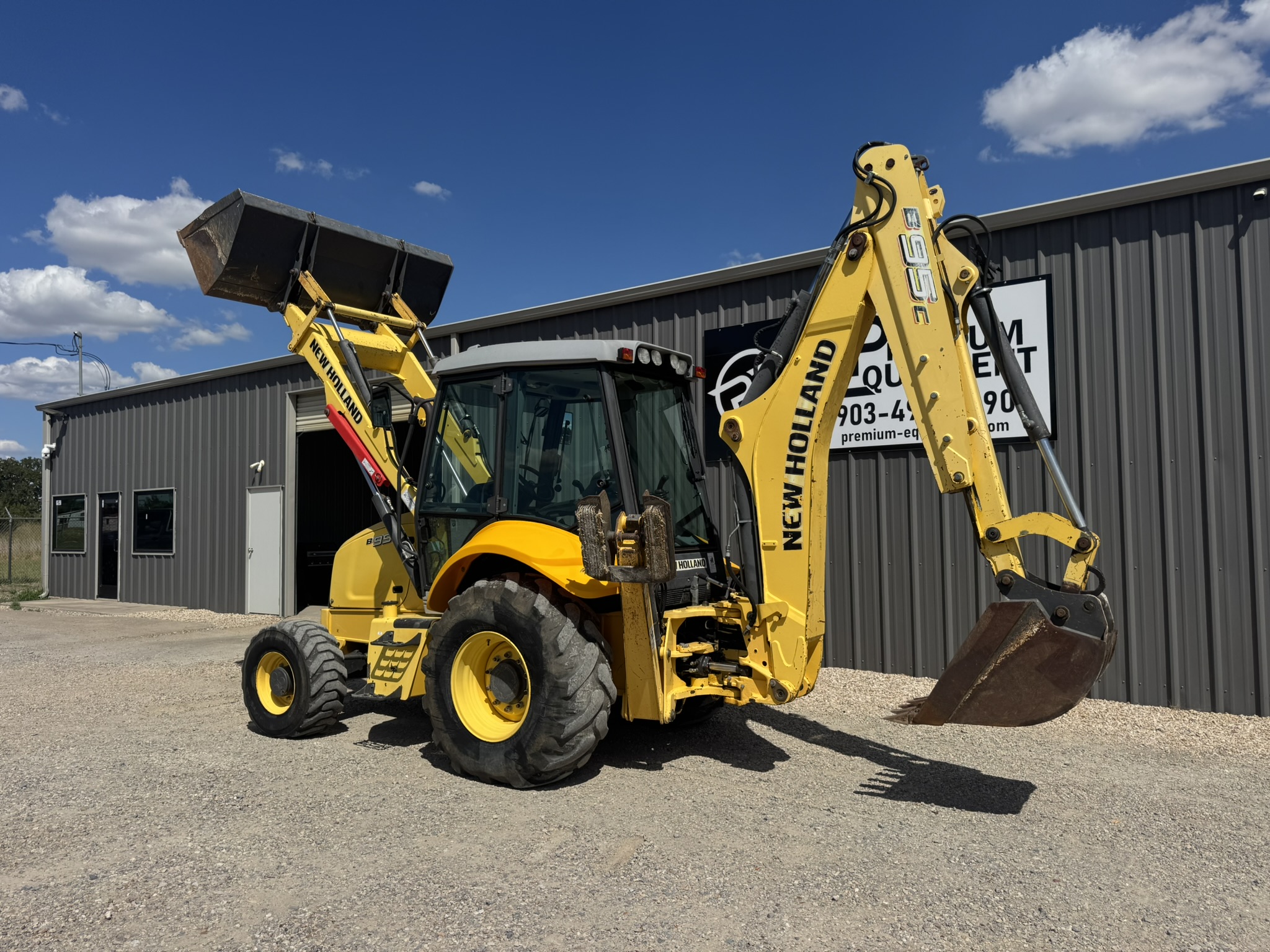 2013 New Holland B95C Backhoe Farm/Ranch & Equipment