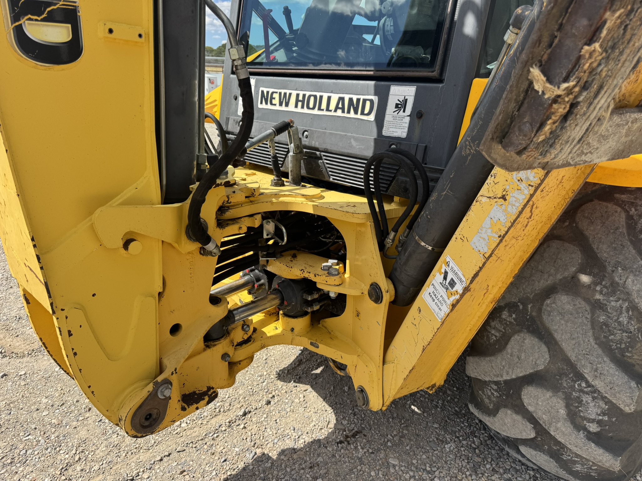 2013 New Holland B95C Backhoe Farm/Ranch & Equipment