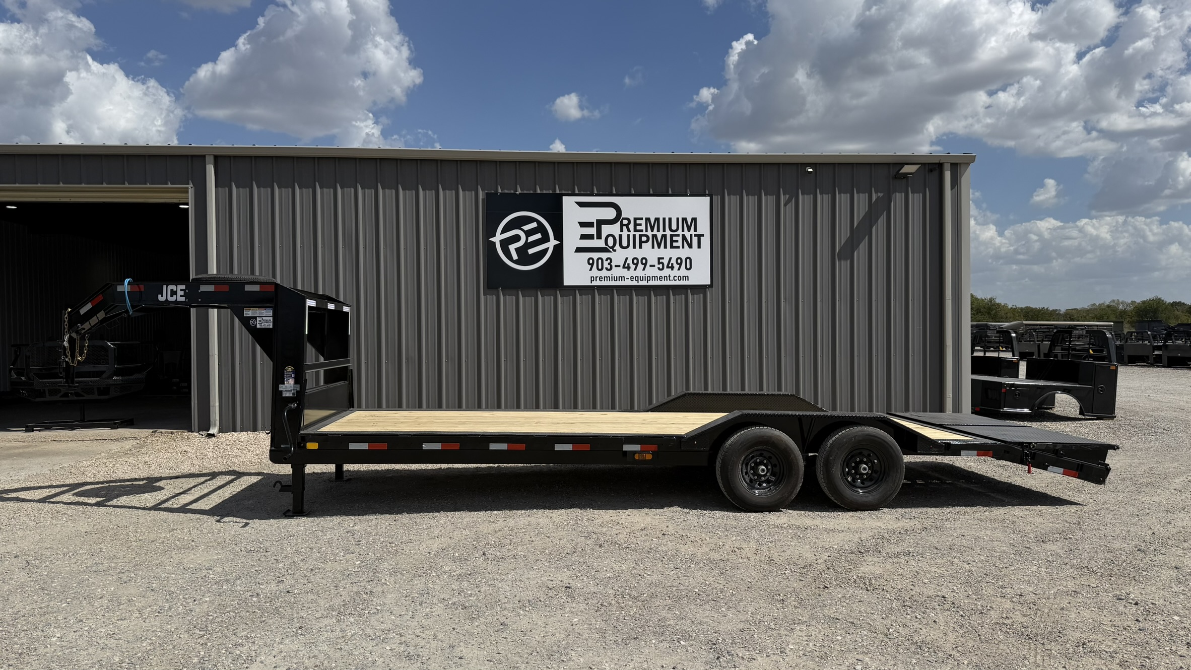 2027 JCE Trailers 102”x24’ Gooseneck Equipment/Carhauler Trailer Trailer