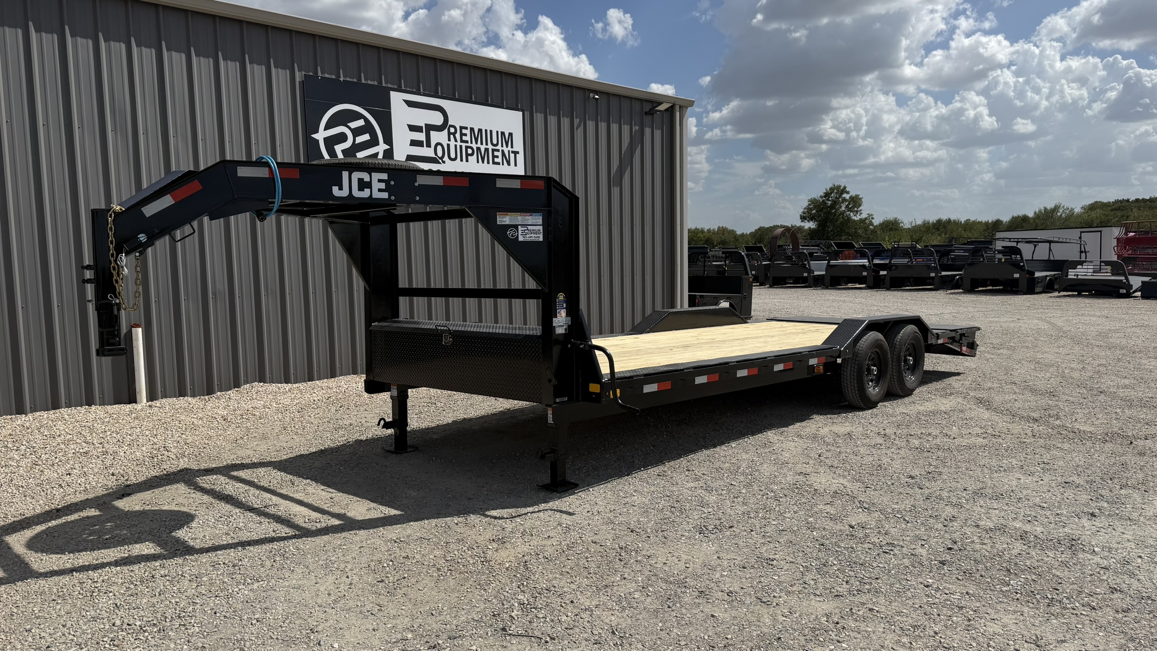 2027 JCE Trailers 102”x24’ Gooseneck Equipment/Carhauler Trailer Trailer
