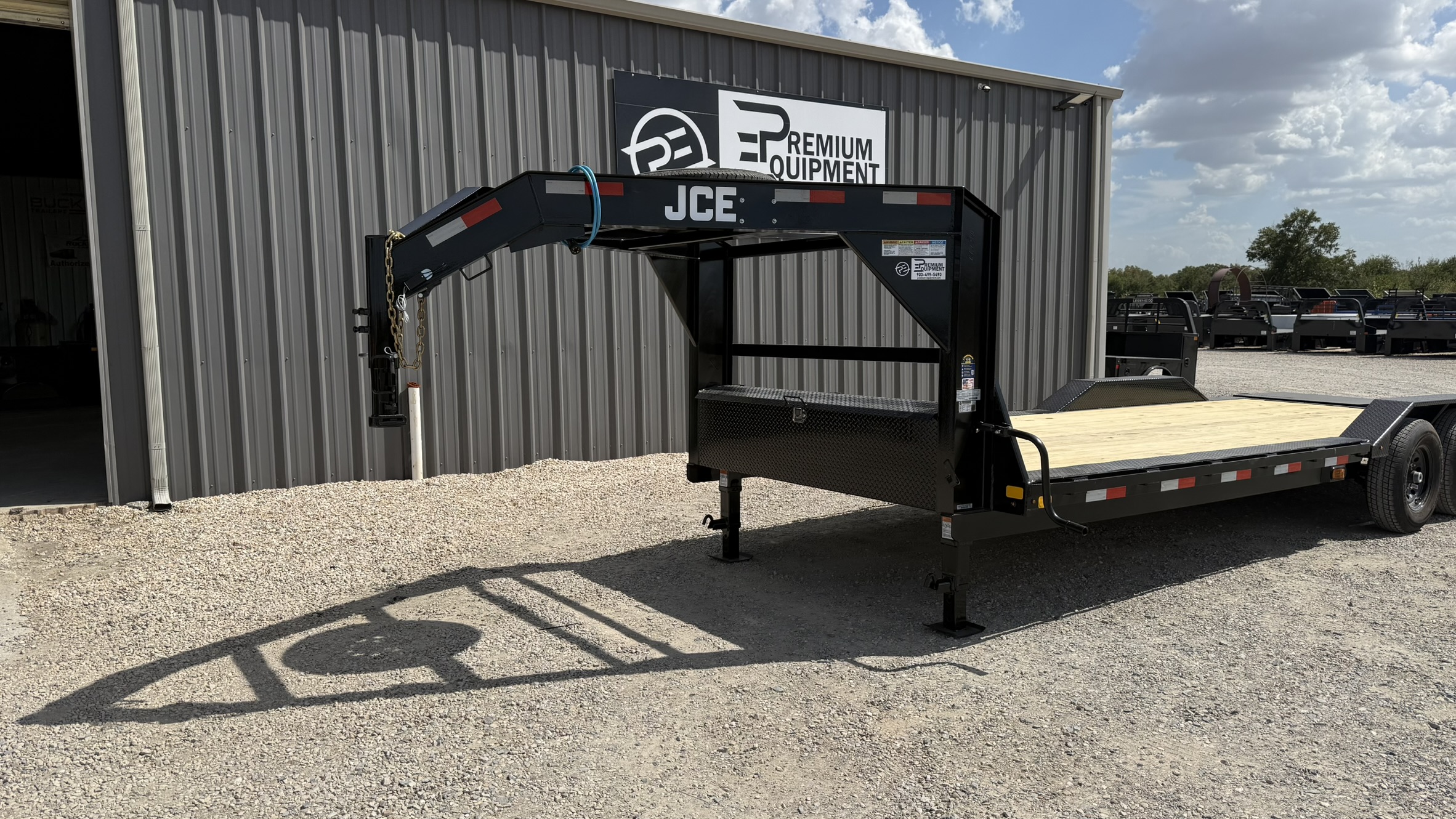 2027 JCE Trailers 102”x24’ Gooseneck Equipment/Carhauler Trailer Trailer