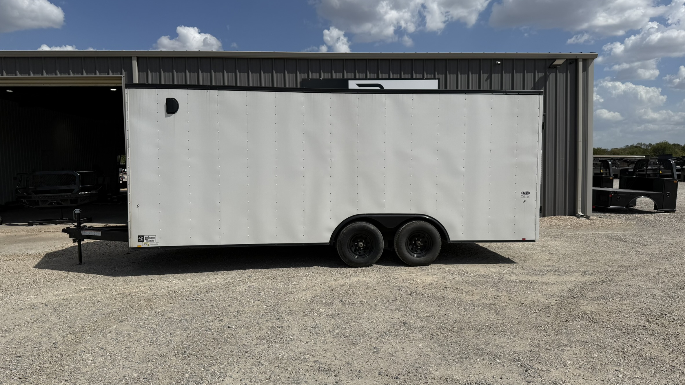 2025 Look Trailers 8.5' x 20' Enclosed Cargo Trailer – ST DLX Trailer