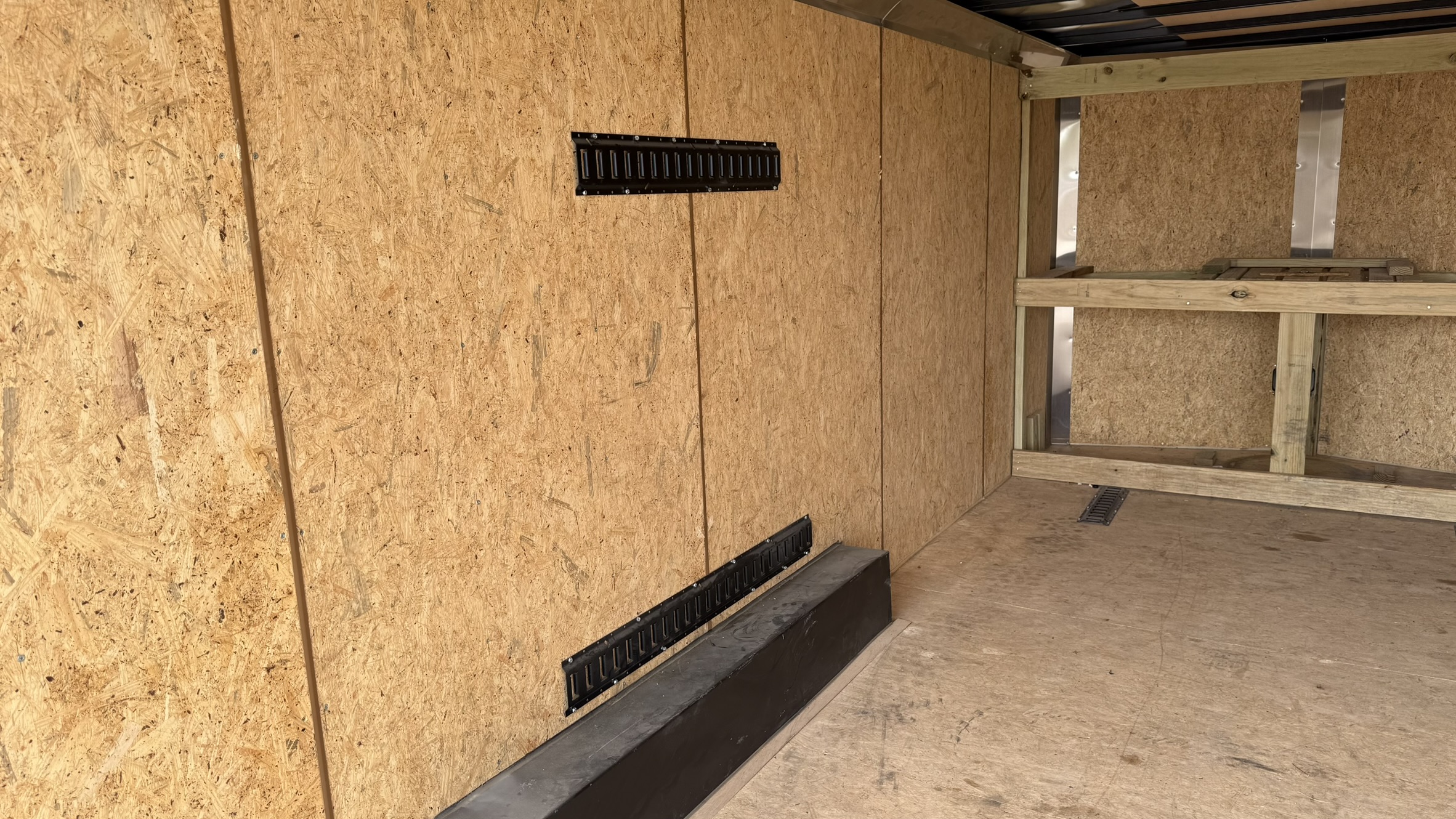 2025 Look Trailers 8.5' x 20' Enclosed Cargo Trailer – ST DLX Trailer