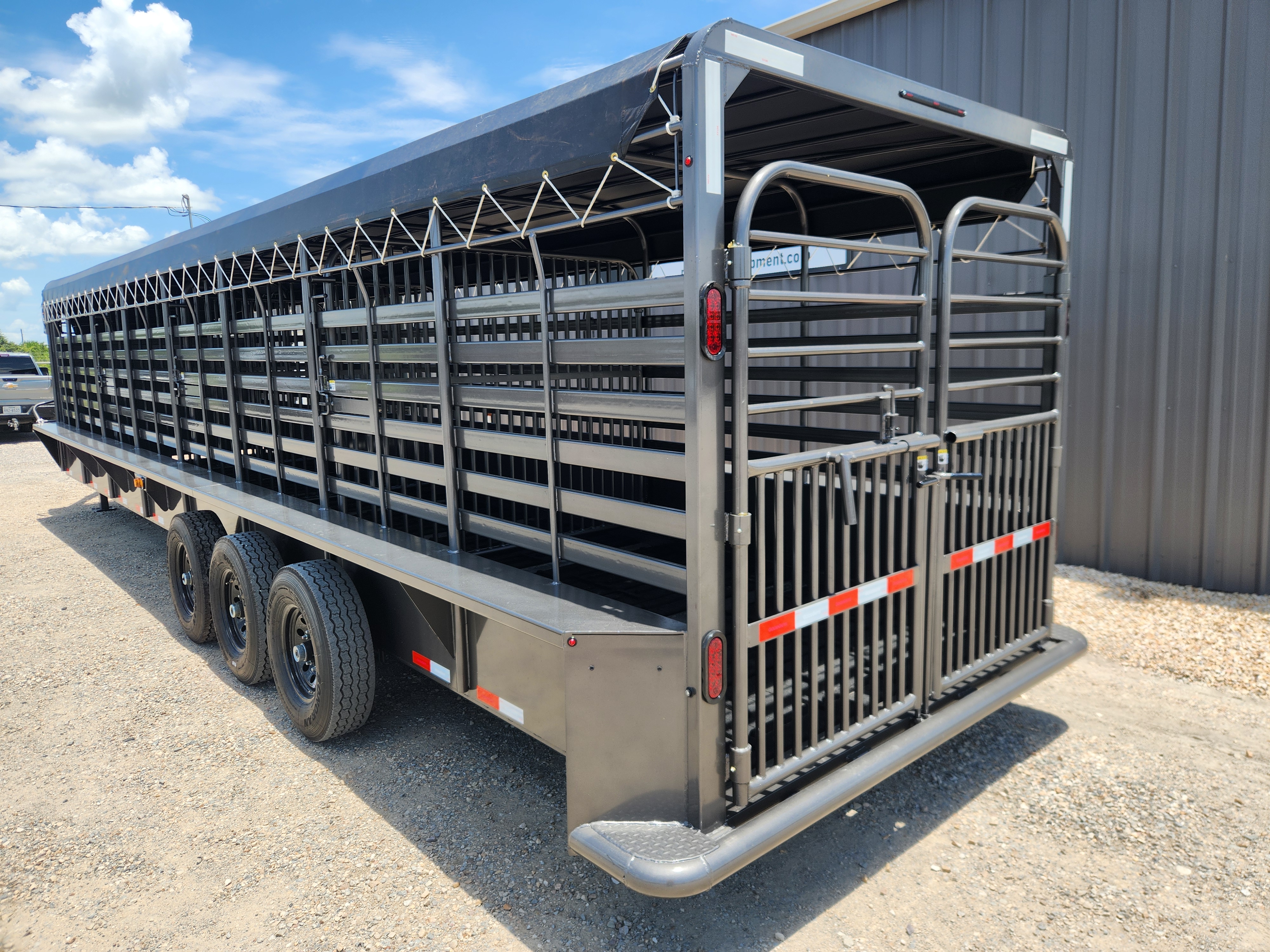 2027 Goodguys Trailers 6'8" x 32' Gooseneck Bartop Livestock Trailer Trailer