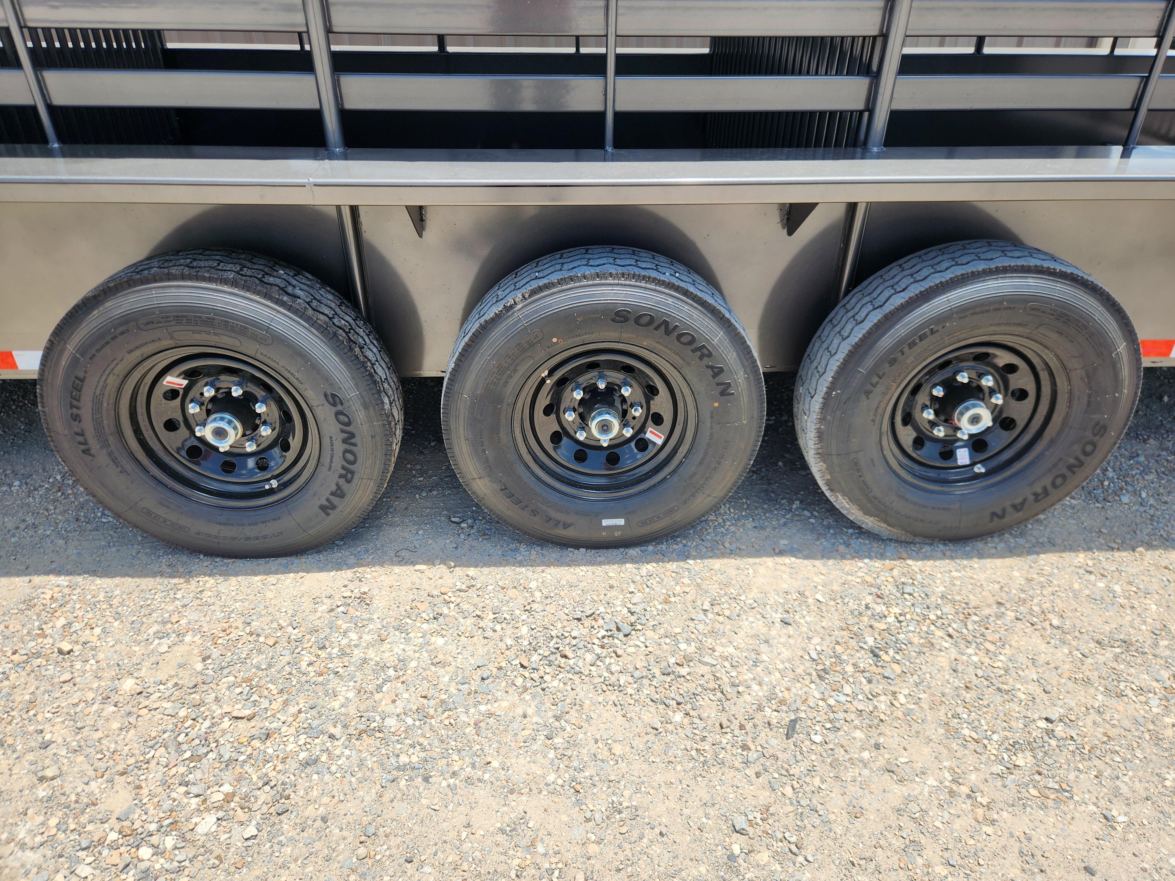 2027 Goodguys Trailers 6'8" x 32' Gooseneck Bartop Livestock Trailer Trailer