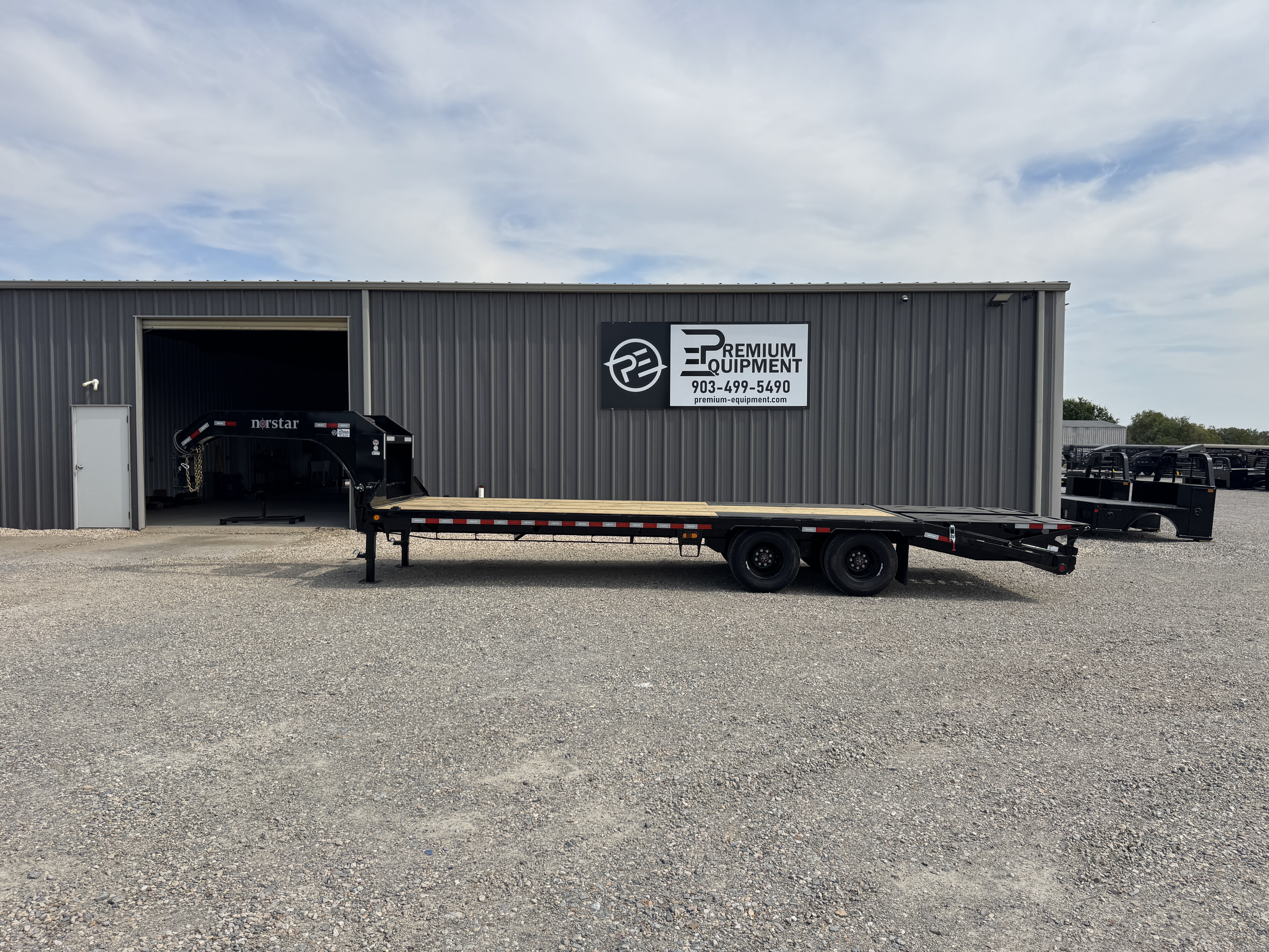 2027 Norstar 102” x 25’ Lo-Pro Gooseneck Hotshot Trailer Trailer