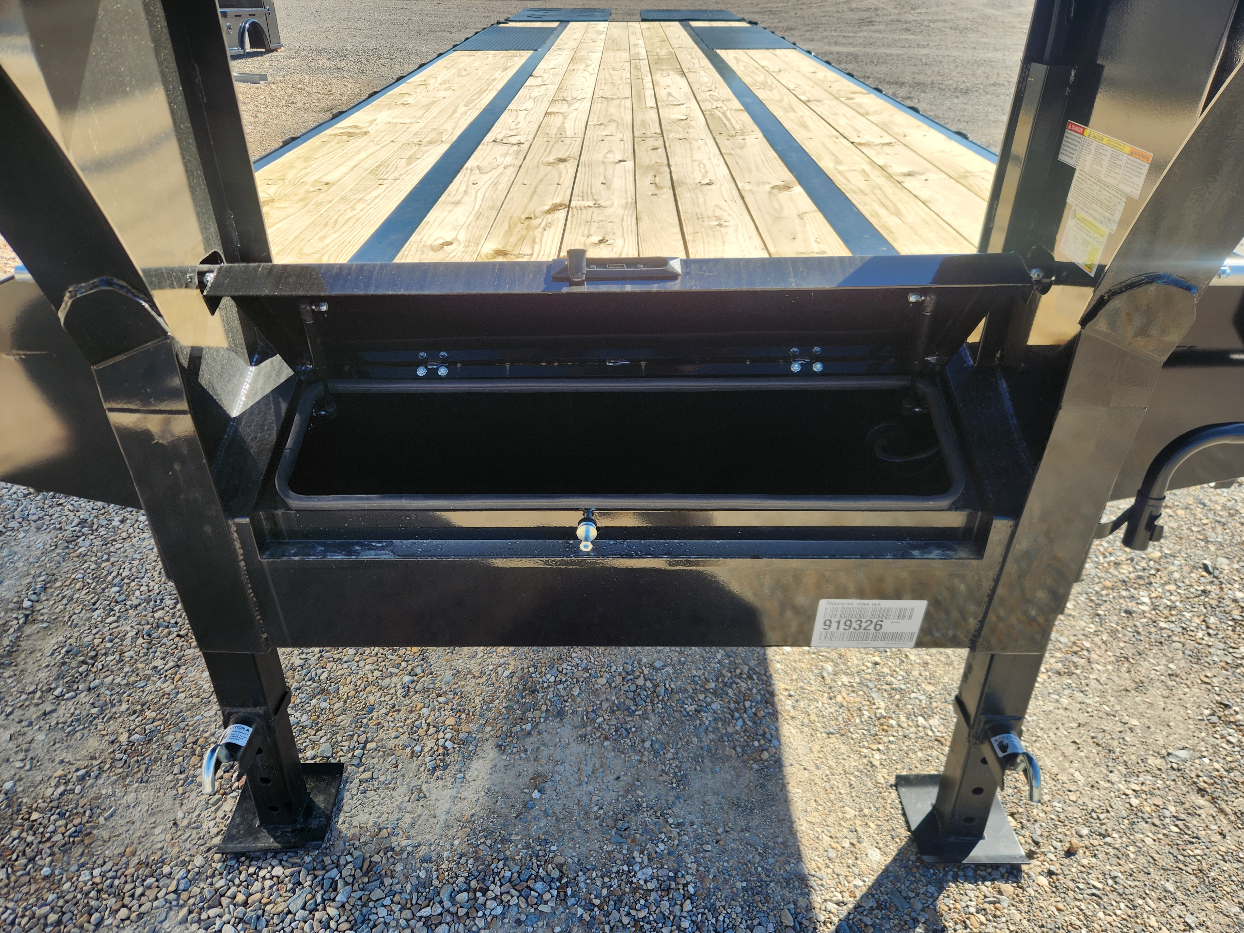 2027 Norstar 102”x32’ Gooseneck Flatbed Lo-Pro w/ Rampage Ramps Trailer