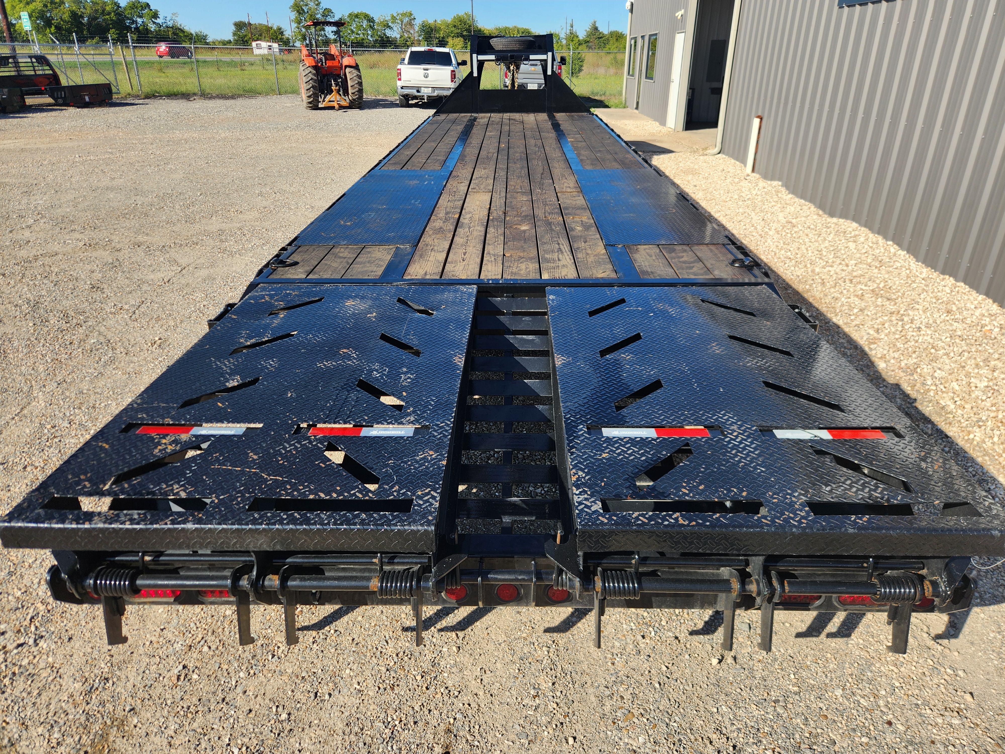 2026 Iron Bull Trailers 102” x 32’ Gooseneck Hotshot Flatbed Trailer Trailer