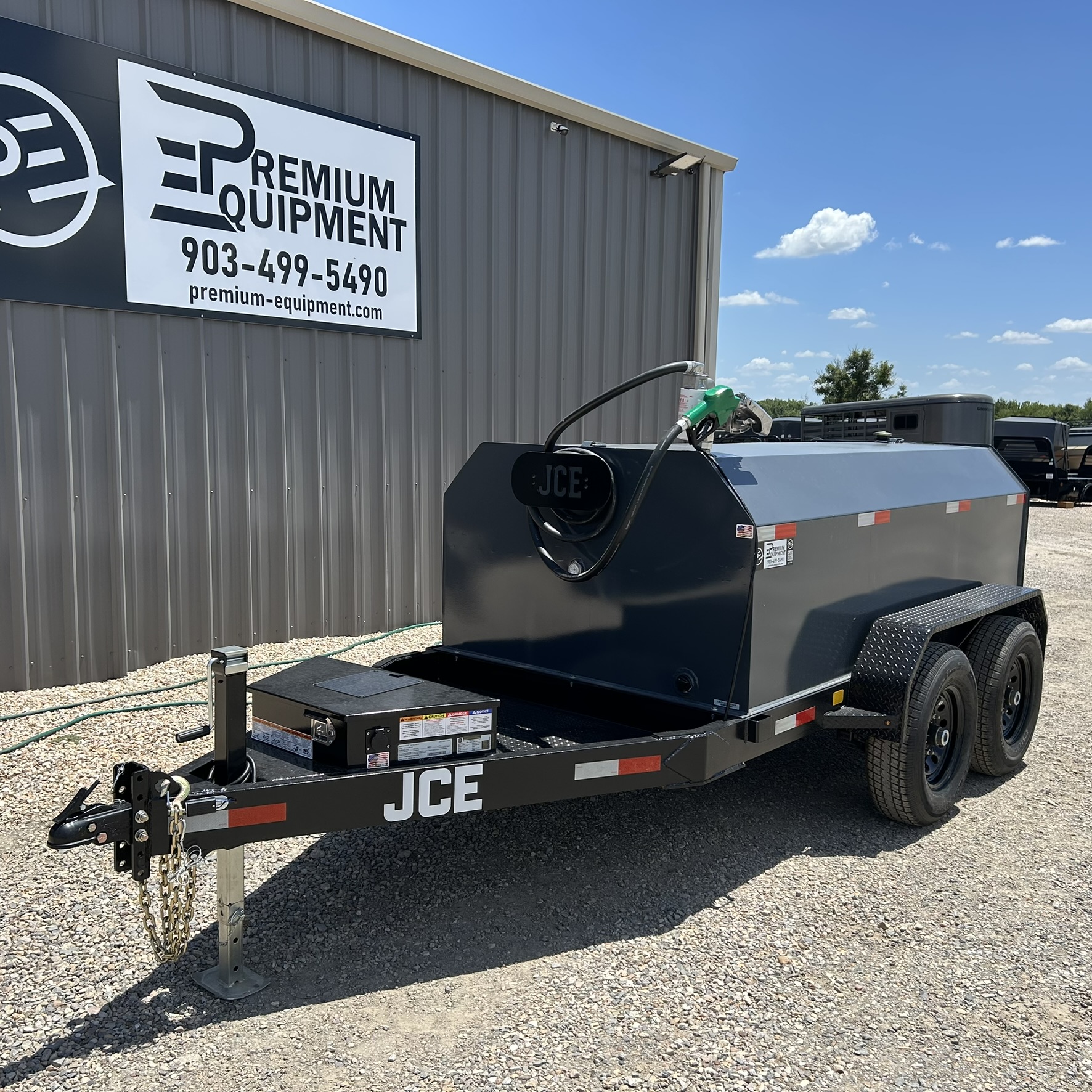 2027 JCE Trailers 990 Gallon Fuel Tank Trailer Trailer