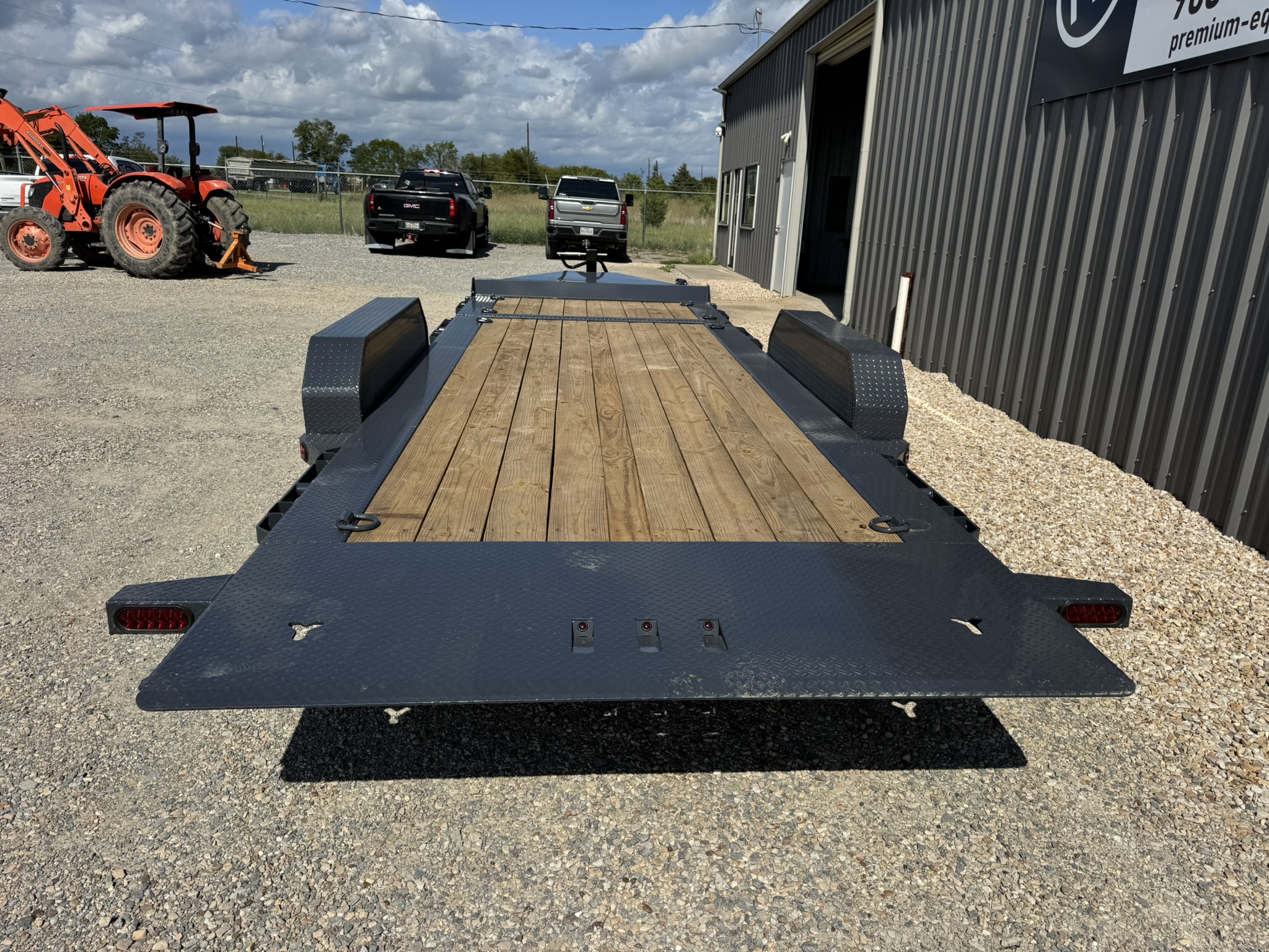 2027 Iron Bull Trailers 83"x20' 14K Gravity Tilt Equipment Trailer Trailer