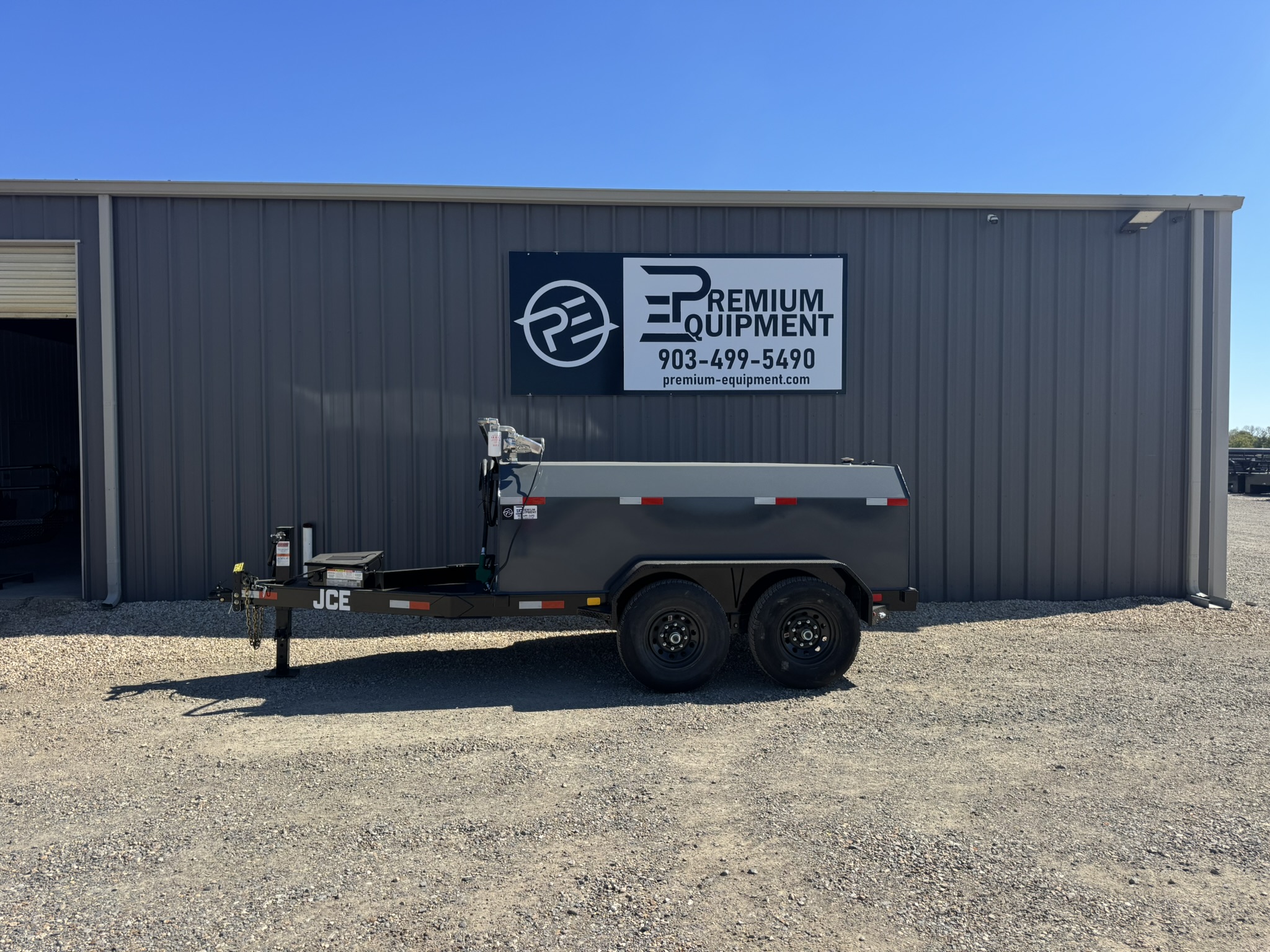 2027 JCE Trailers 990 Gallon Fuel Tank Trailer Trailer