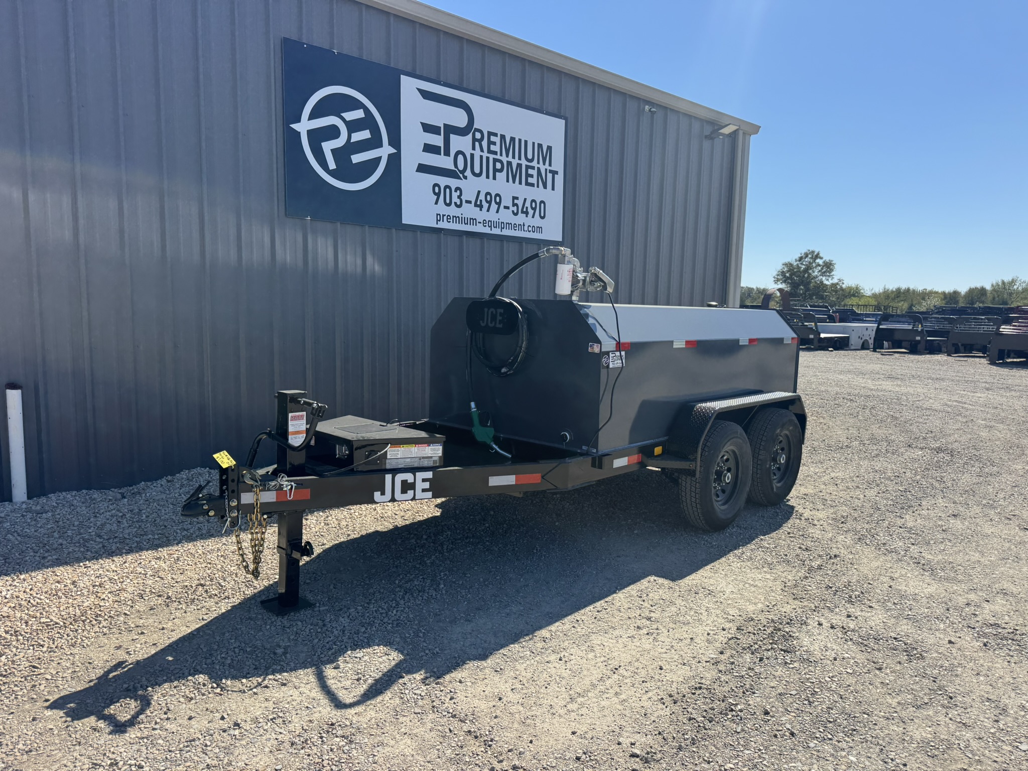 2027 JCE Trailers 990 Gallon Fuel Tank Trailer Trailer