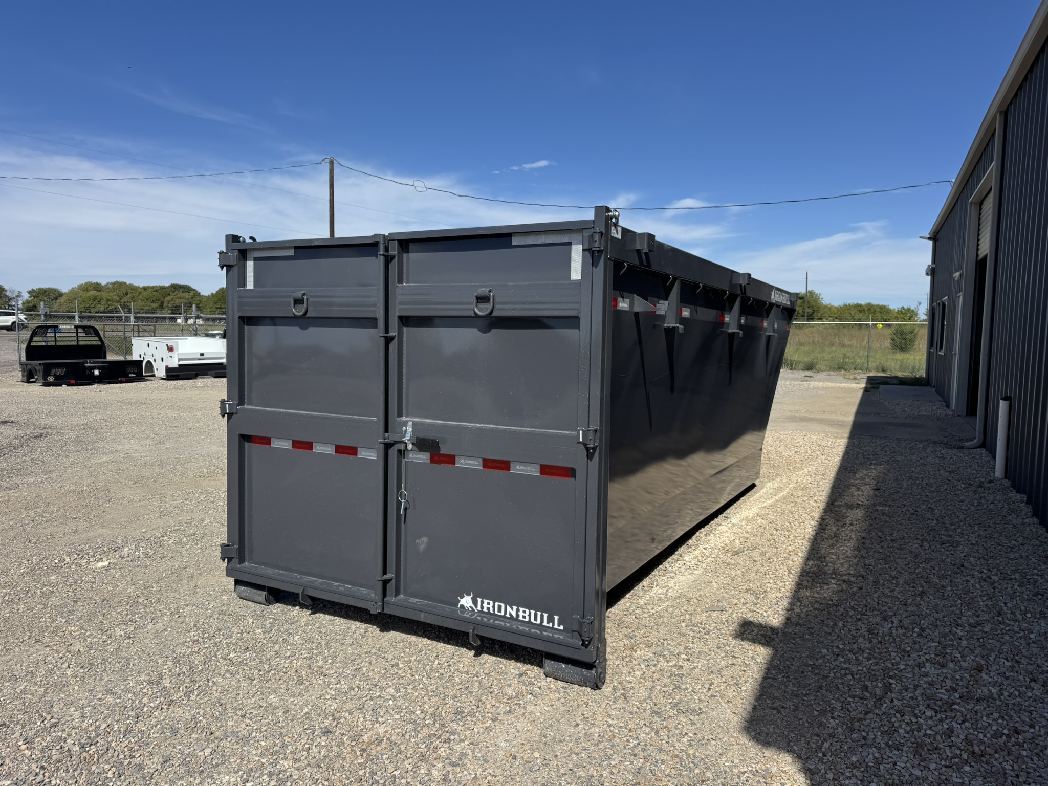 2027 Iron Bull Trailers 83x16’ Roll Off Bin with 6’ Sides Trailer